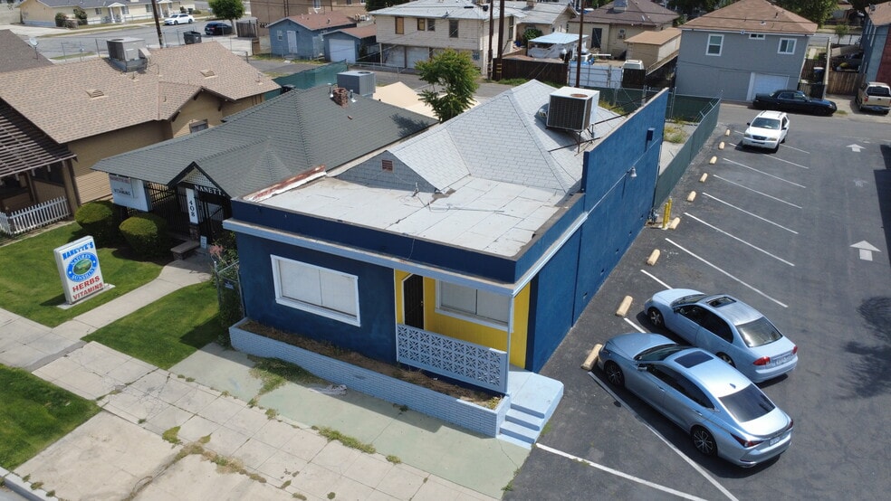 406 Chester Ave, Bakersfield, CA for lease - Building Photo - Image 2 of 2