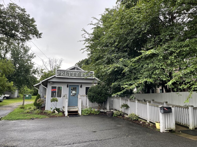 8369 Richmond Hwy, Alexandria, VA for sale - Building Photo - Image 2 of 3