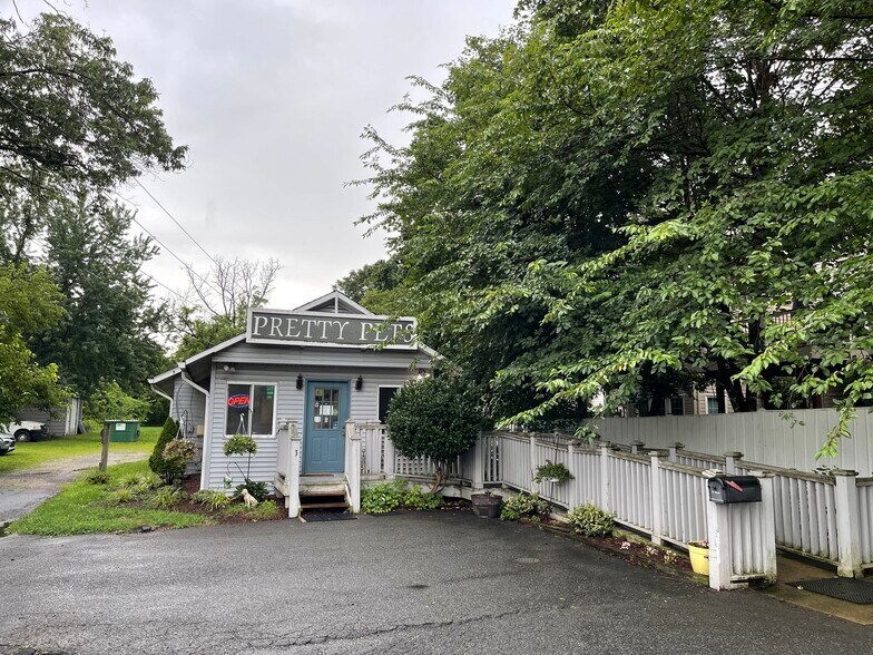 8369 Richmond Hwy, Alexandria, VA à vendre - Photo du bâtiment - Image 2 de 3