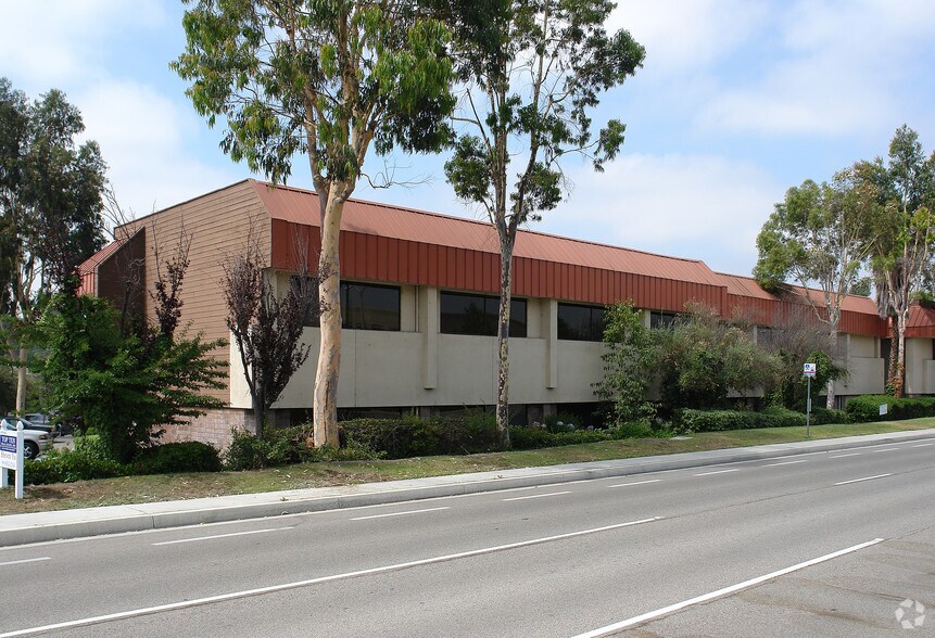22921-22941 Triton Way, Laguna Hills, CA à louer - Photo du bâtiment - Image 3 de 4