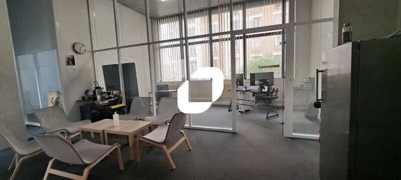 Office in Montreuil for lease Interior Photo- Image 1 of 13