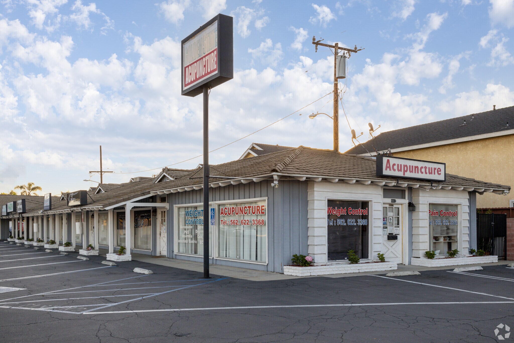 9047 Florence Ave, Downey, CA à louer Photo principale- Image 1 de 7