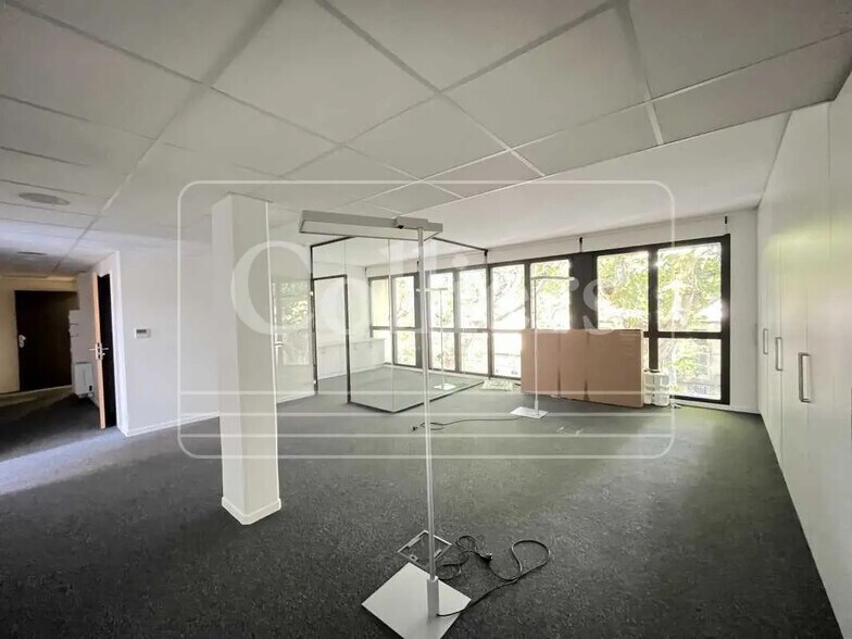 24 Cours Saint Louis, Aix-en-Provence for lease - Building Photo - Image 2 of 10