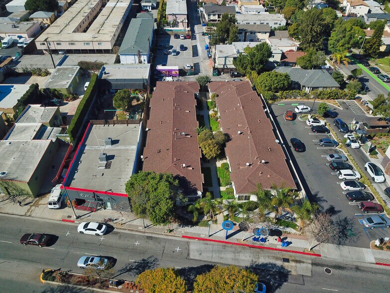 2711-2715 Pico Blvd, Santa Monica, CA à vendre - Photo du bâtiment - Image 3 de 4