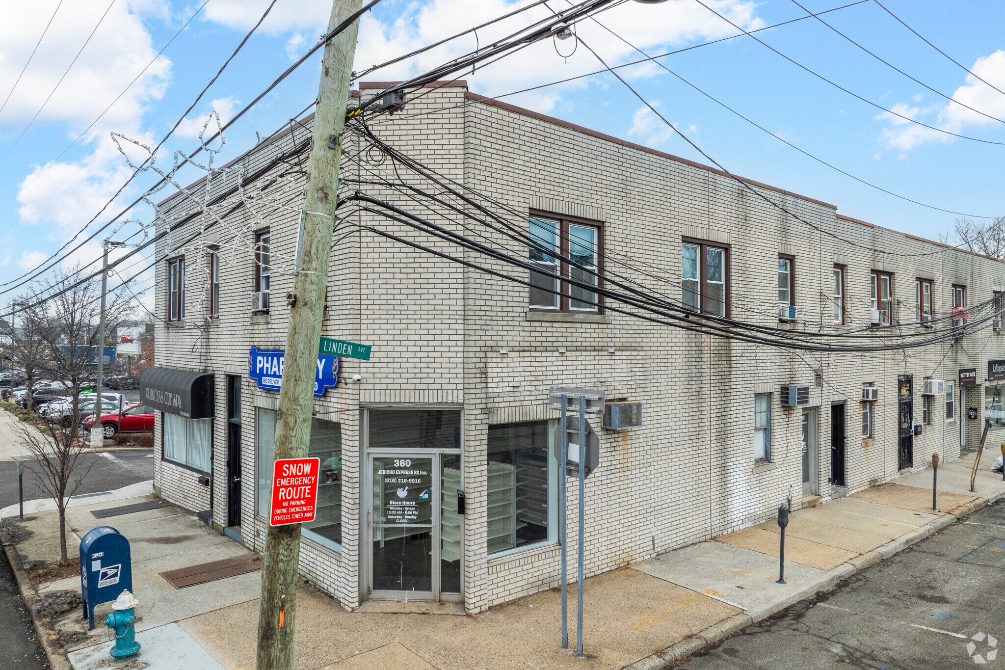 360-362 Jericho Tpke, Floral Park, NY à louer Photo principale- Image 1 de 7