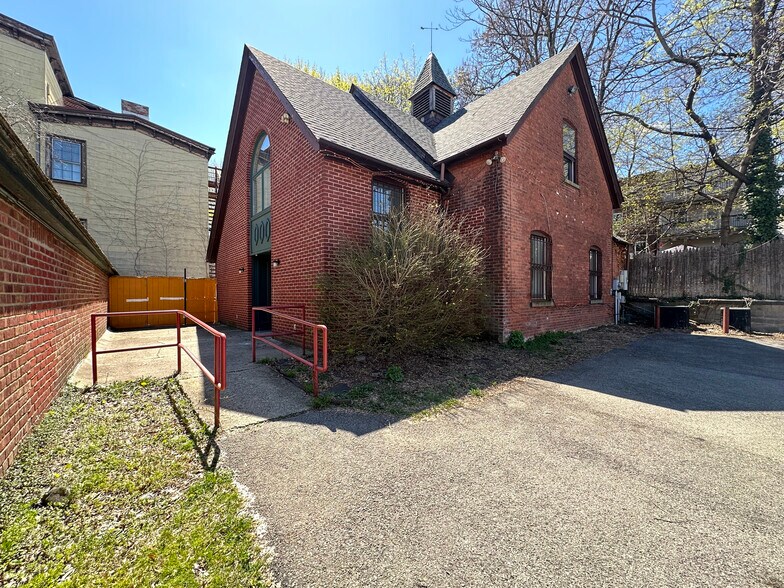 77 Grand St, Newburgh, NY for sale - Primary Photo - Image 1 of 19