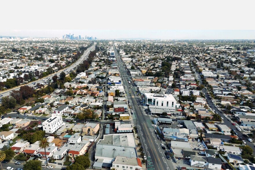 5631-5659 W. Adams Blvd, Los Angeles, CA à vendre - Vidéo sur l’inscription commerciale - Image 2 de 26