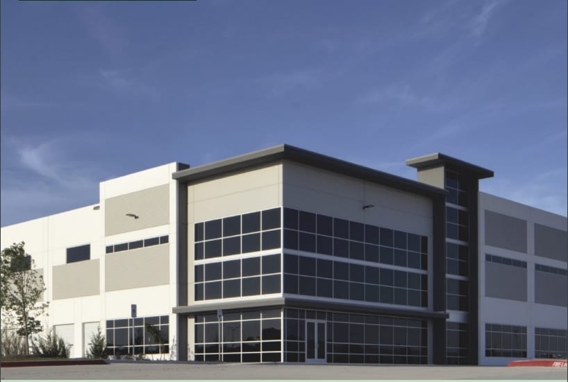 601 W Wintergreen Rd, Lancaster, TX for lease - Building Photo - Image 1 of 2