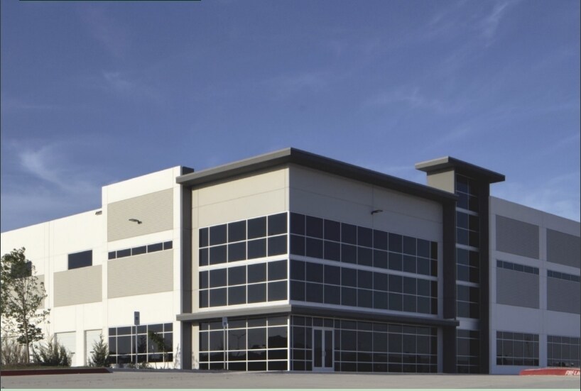 601 W Wintergreen Rd, Lancaster, TX for lease Building Photo- Image 1 of 3