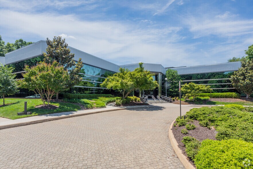 4400 Cox Rd, Glen Allen, VA for lease - Building Photo - Image 2 of 4
