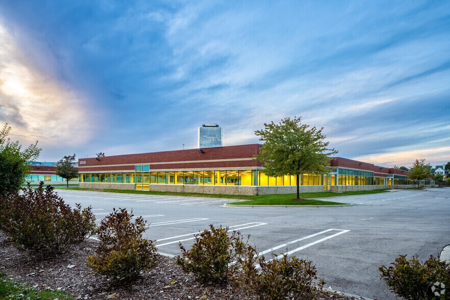 25510 W 11 Mile Rd, Southfield, MI à louer - Photo du bâtiment - Image 3 de 24