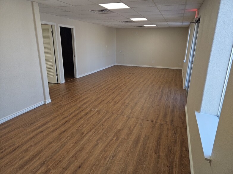 810 E Main Ave, Robstown, TX for lease - Interior Photo - Image 3 of 10