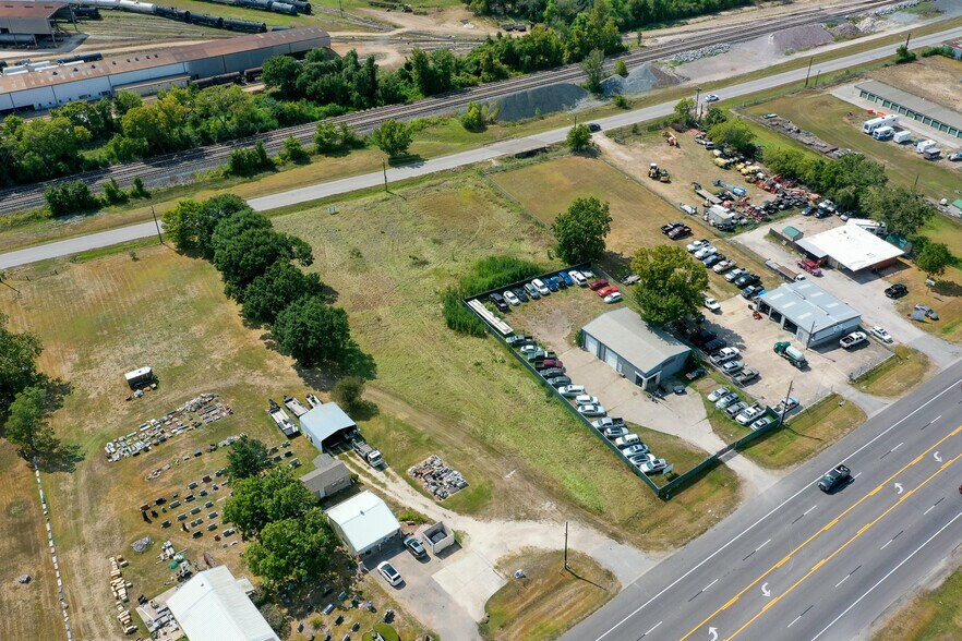 288B S Velasco st, Angleton, TX à vendre - Photo du bâtiment - Image 3 de 14