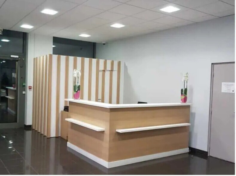 Flex dans Nanterre à louer - Hall d’entrée - Image 2 de 5