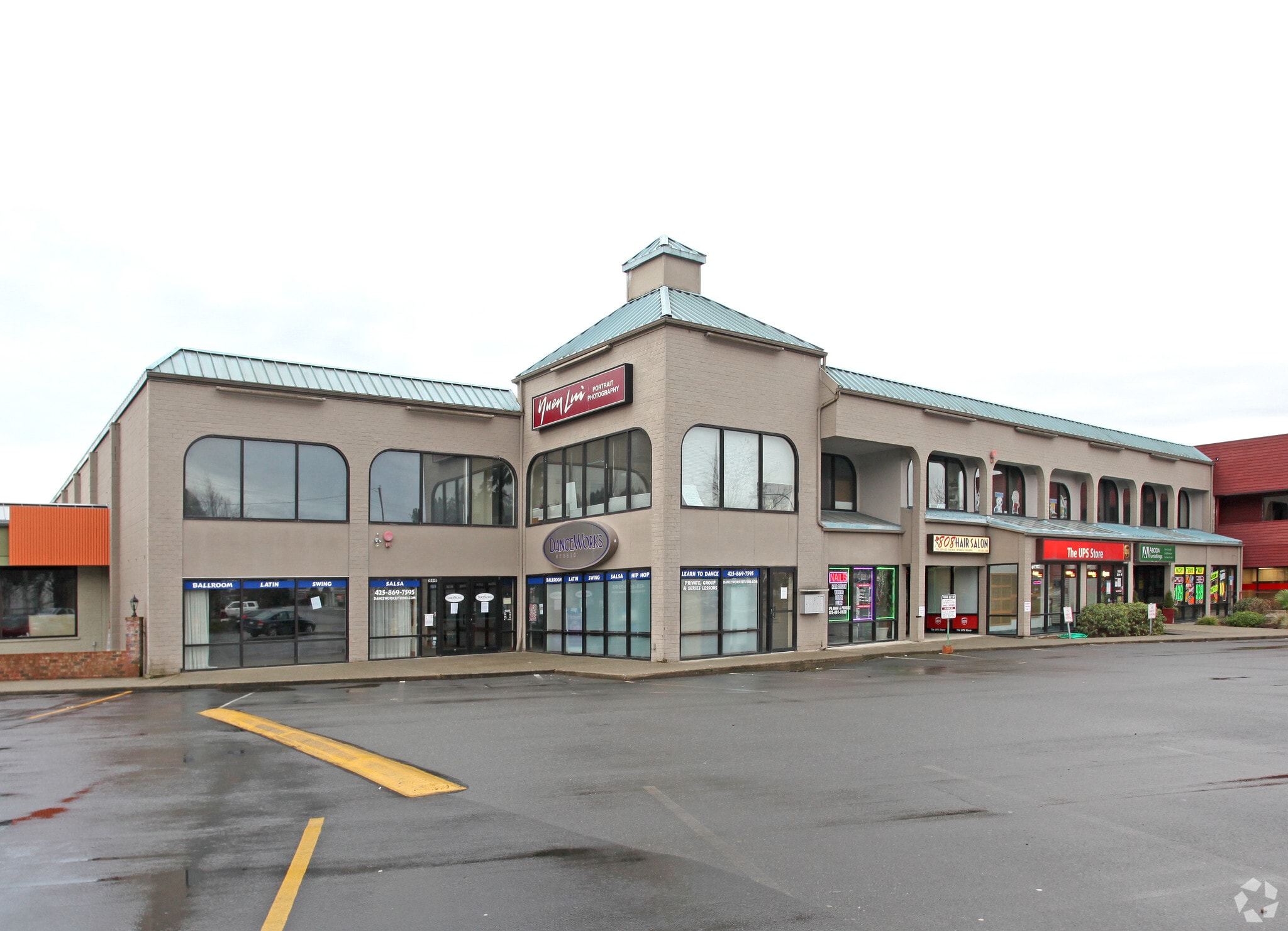 16625 Redmond Way, Redmond, WA for lease Primary Photo- Image 1 of 7