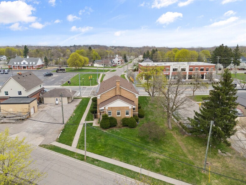 71 S Washington St, Oxford, MI à vendre - Photo du bâtiment - Image 2 de 44