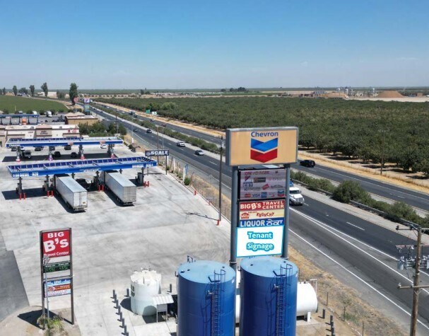 1640 Highway 99, Delano, CA à louer - Photo principale - Image 2 de 3