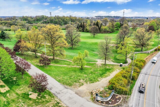 Plus de détails pour 825 Commonwealth Ave, West Mifflin, PA - Terrain à vendre