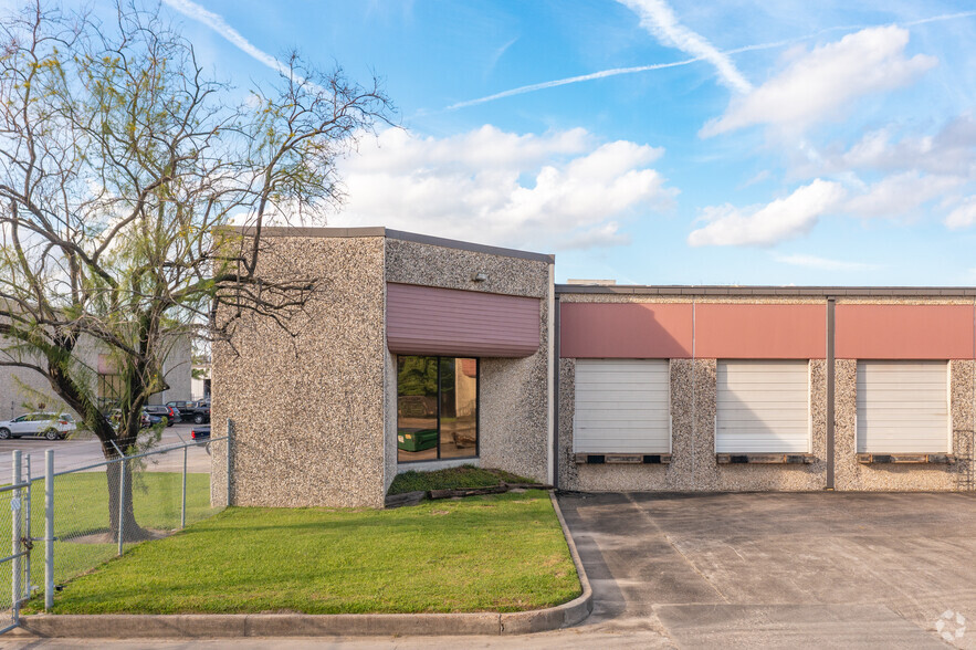 9364 Wallisville Rd, Houston, TX for lease - Building Photo - Image 1 of 5