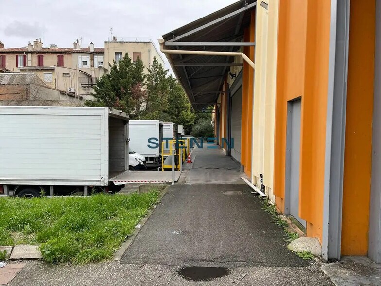 Flex dans Marseille à louer - Photo du bâtiment - Image 2 de 5