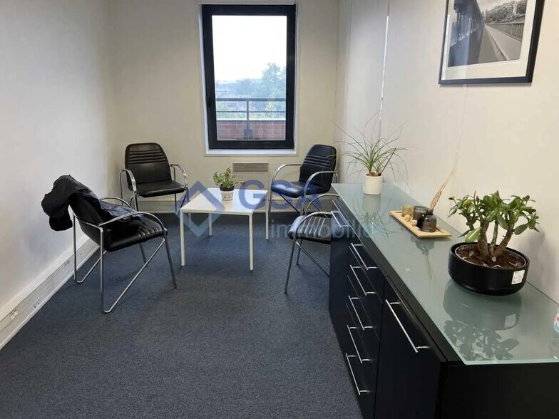 Bureau dans Évry-Courcouronnes à vendre - Photo intérieure - Image 2 de 4