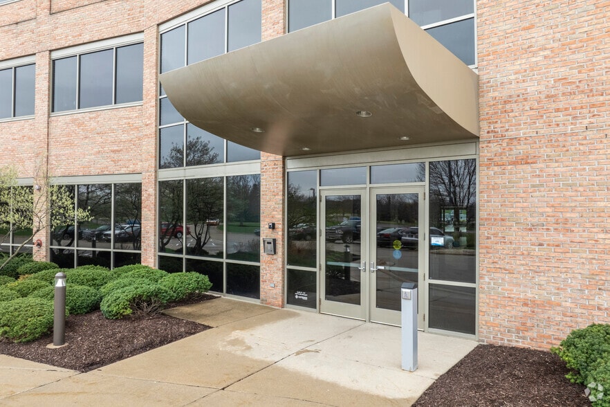 5133 W Terrace Dr, Madison, WI for lease - Building Photo - Image 2 of 25