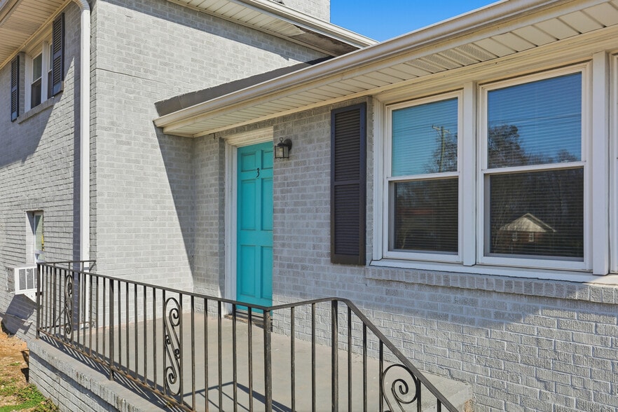 3 Rangeview Cir, Greenville, SC à vendre - Photo du bâtiment - Image 3 de 32