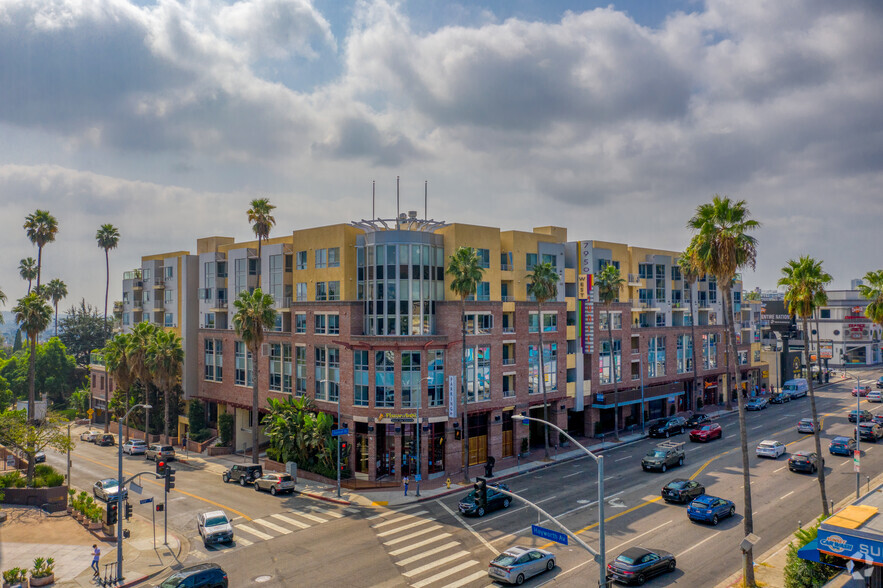 7950 W Sunset Blvd, Los Angeles, CA à louer - Photo du bâtiment - Image 1 de 12