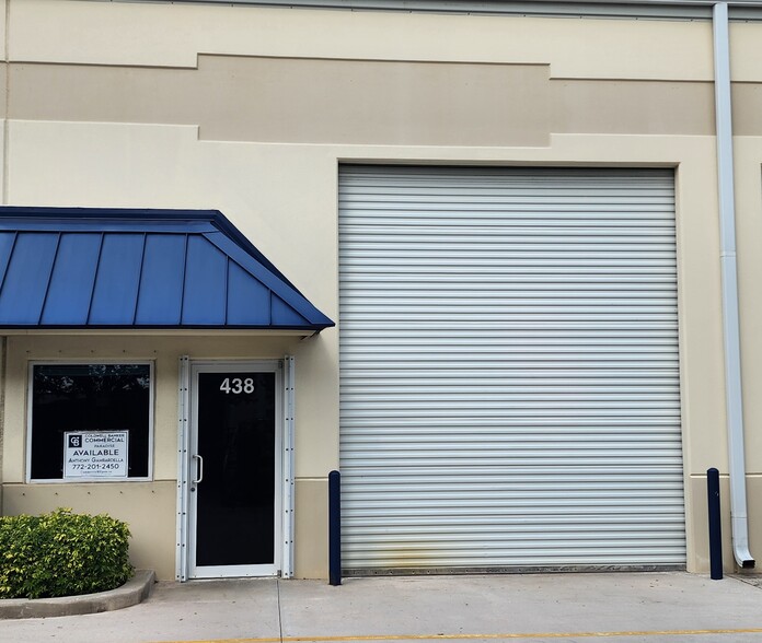 410-446 NW Lake Whitney Pl, Port Saint Lucie, FL for sale - Building Photo - Image 2 of 14