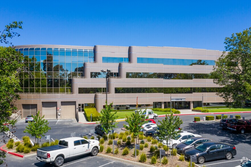 2010 Crow Canyon Pl, San Ramon, CA à louer - Photo du bâtiment - Image 3 de 6