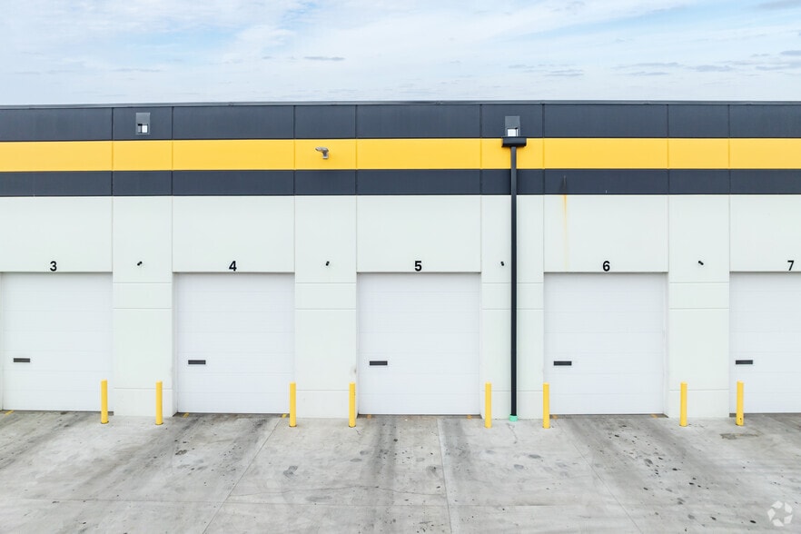 167 Flannigan Rd, Hampshire, IL for lease - Building Photo - Image 3 of 5