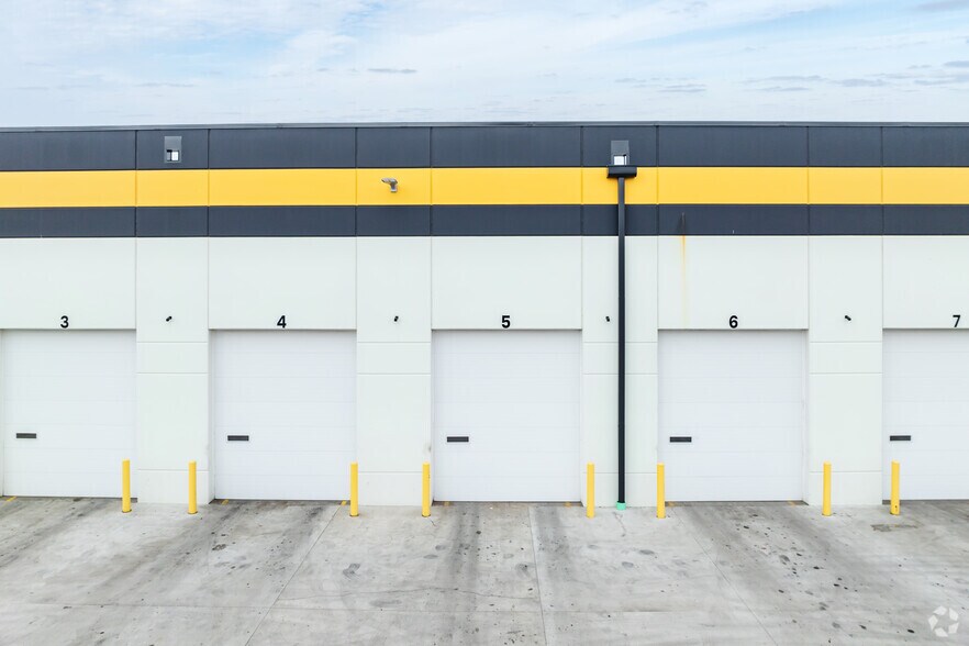 167 Flannigan Rd, Hampshire, IL à louer - Photo du bâtiment - Image 3 de 5