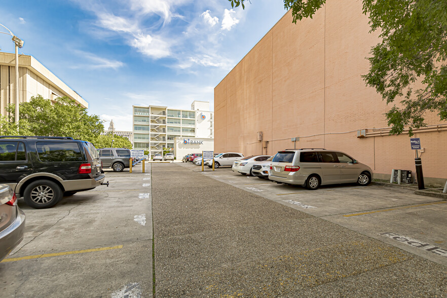 525 Florida St, Baton Rouge, LA for lease - Building Photo - Image 2 of 57