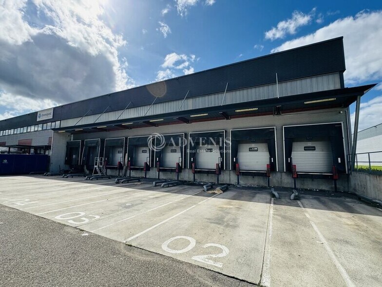 Flex in Strasbourg for lease - Building Photo - Image 1 of 12