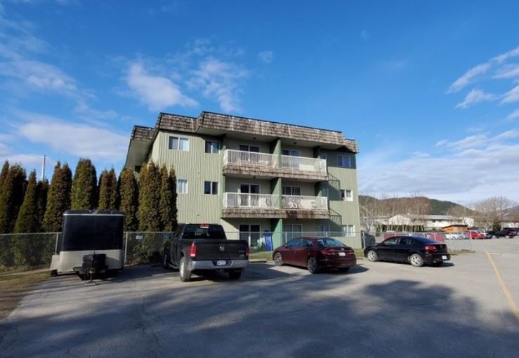 2606 Sparks St, Terrace, BC à vendre Photo principale- Image 1 de 1