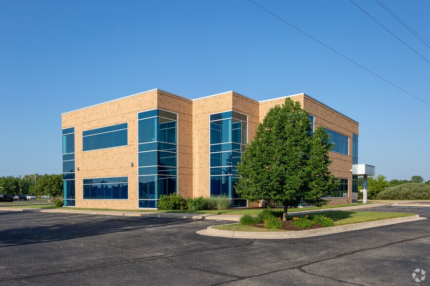 11275 Edgewater Dr, Allendale, MI à louer - Photo du bâtiment - Image 2 de 2