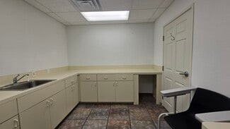 Plus de détails pour 3180 Central Mall Dr, Port Arthur, TX - Bureau à vendre