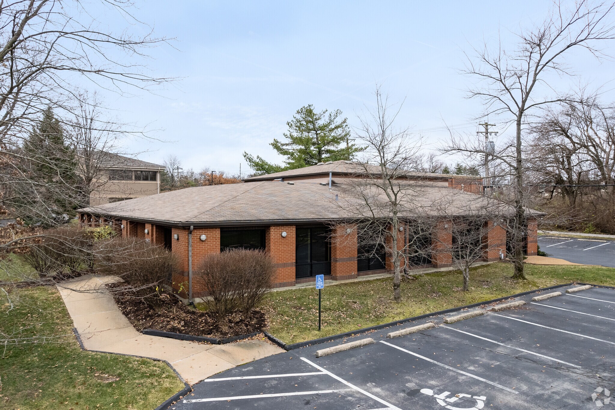1115 Olivette Executive Pky, Saint Louis, MO à louer Photo du bâtiment- Image 1 de 6