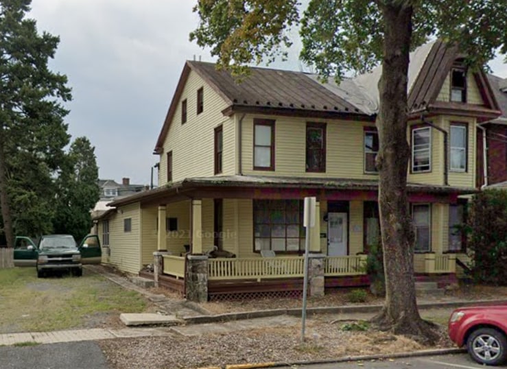 326 Bosler Ave, Lemoyne, PA à vendre - Photo du bâtiment - Image 2 de 8