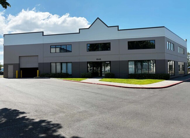 More details for 1057 NW Corporate Dr, Troutdale, OR - Flex for Lease