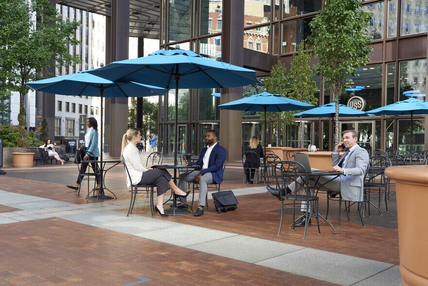 600 Grant St, Pittsburgh, PA à louer - Photo du bâtiment - Image 2 de 42