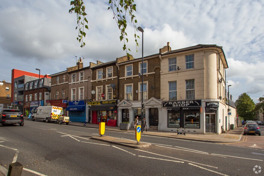 157 Kirkdale, London for lease - Primary Photo - Image 1 of 9