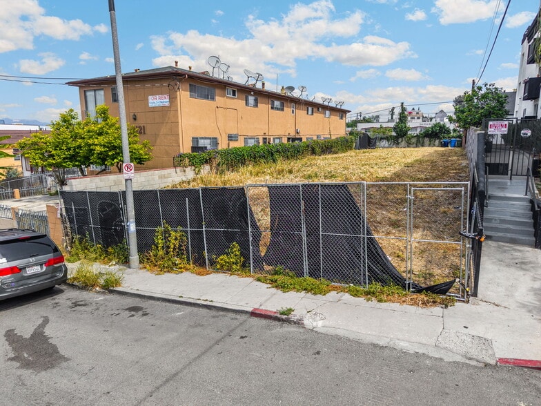 2113 W Court St, Los Angeles, CA for sale - Building Photo - Image 3 of 19