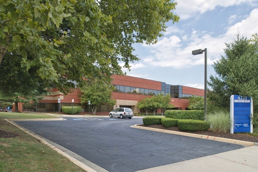 4221 Forbes Blvd, Lanham, MD à louer - Photo du bâtiment - Image 3 de 12