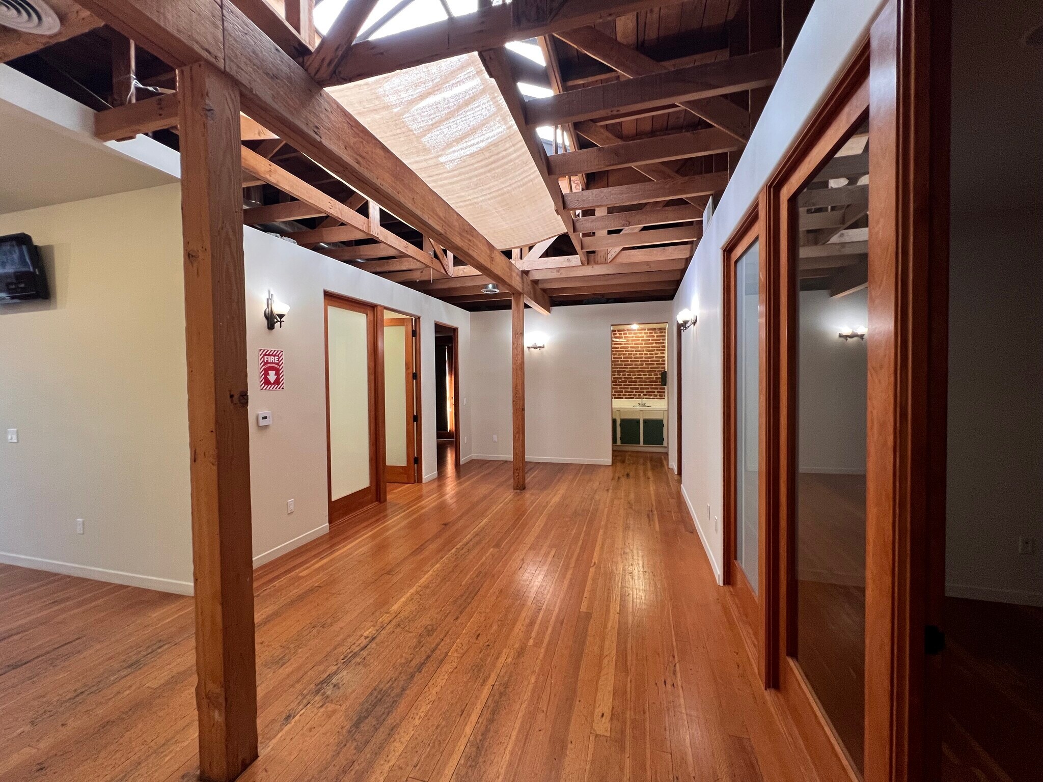 216 N 8th St, Santa Paula, CA à louer Photo du bâtiment- Image 1 de 12