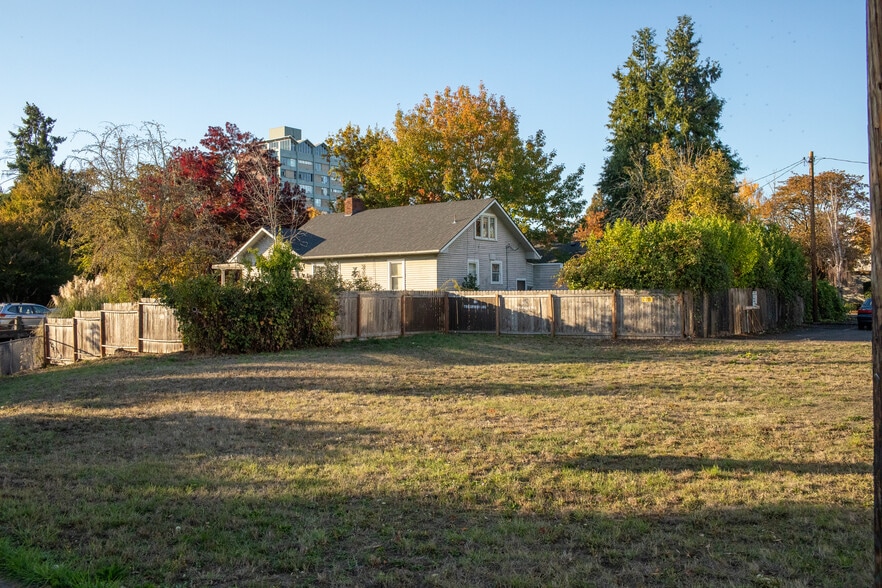 W. 15th Avenue, Eugene, OR for sale - Building Photo - Image 1 of 5