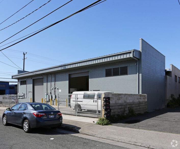 296 Mokauea St, Honolulu, HI for lease - Building Photo - Image 2 of 4