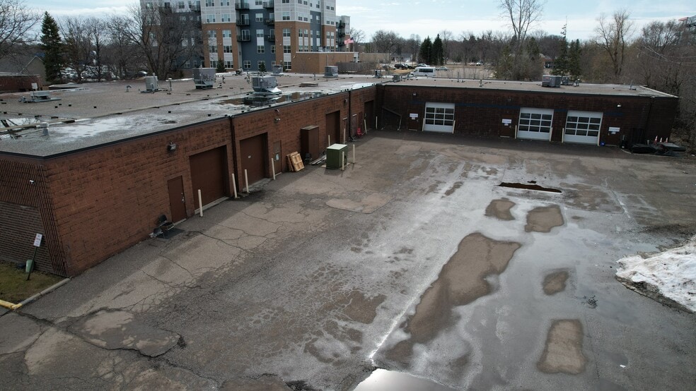 701 Decatur Ave N, Golden Valley, MN for lease - Building Photo - Image 2 of 9