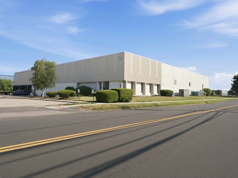200 Long Beach Blvd, Stratford, CT for lease - Building Photo - Image 3 of 8