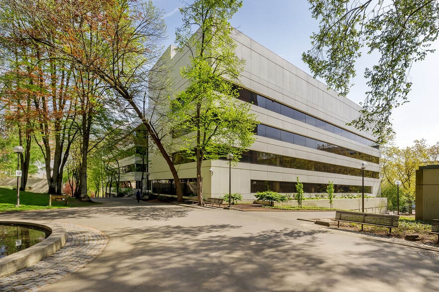 100 SW Market St, Portland, OR à vendre - Photo du bâtiment - Image 2 de 18